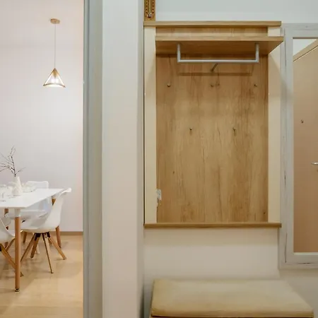 Modern, Work-friendly Apartment, City Kvart *